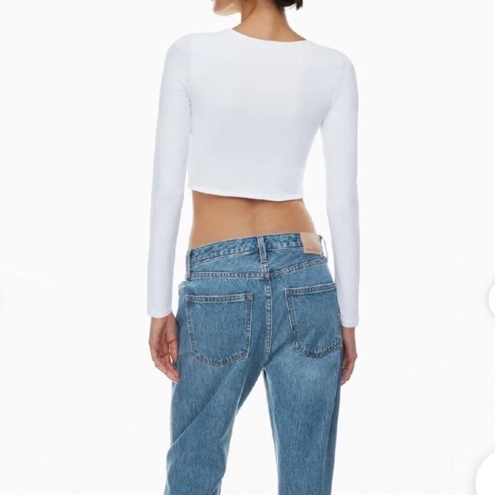 Aritzia Babatom Contour Long Sleeve White Crop Top, new without tags - Picture 2 of 8